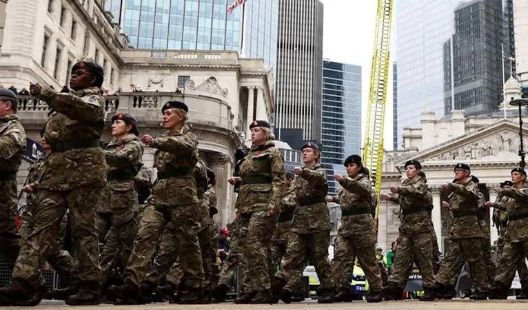 İngiltere’de sağlık çalışanlarından grev: Ordu devreye girebilir