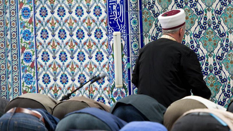 Almanya Türkiye’den imam gönderilmesine son verecek