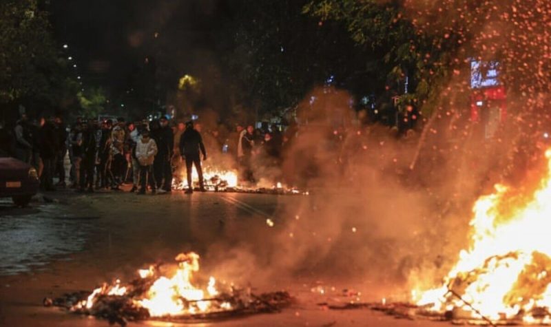 Yunanistan’da polis kurşunuyla ağır yaralanan Roman genç için protesto