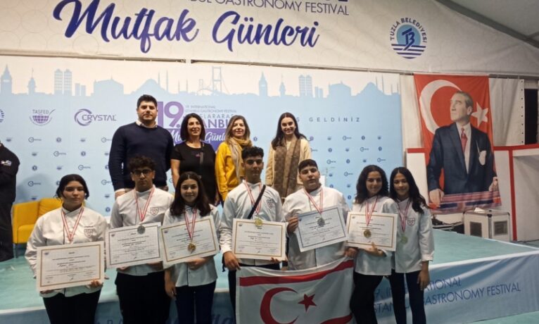 Haydarpaşa Ticaret Lisesi gençleri dolu dizgin