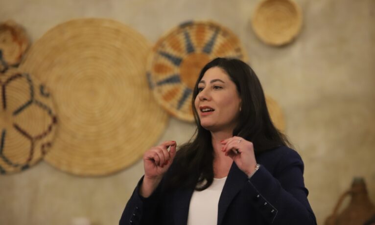 Dr. Sıla Usar İncirli muhtarlara buluştu: “Lefkoşa’nın üzerindeki ölü toprağını birlikte atacağız”