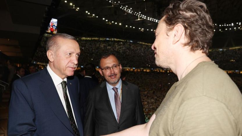 Erdoğan Katar’da Elon Musk ile görüştü