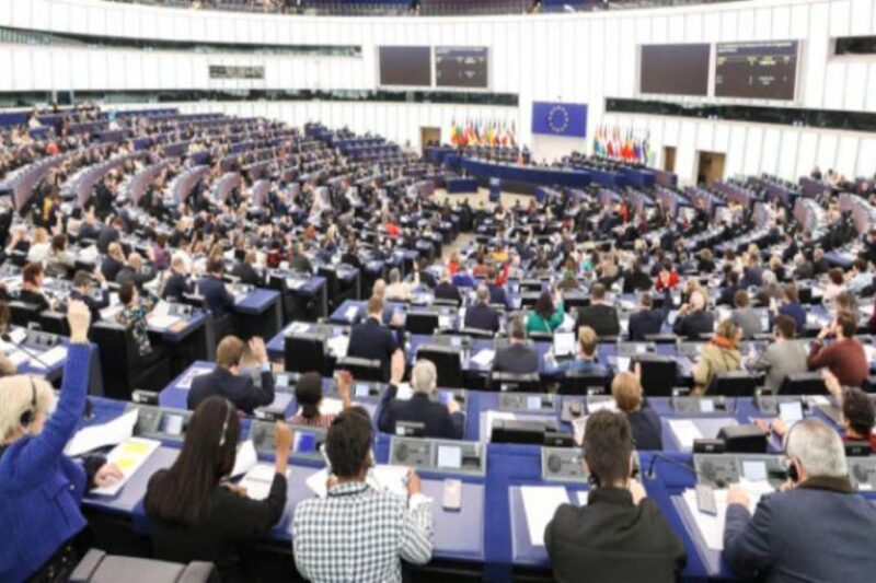 Avrupa Parlamentosu, İran’da insan haklarını ihlal edenleri cezalandırmak için karar aldı