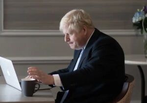 Boris Johnson: Putin, Ukrayna işgali öncesi telefon konuşmamızda Britanya’yı füze ile vurmakla tehdit etti