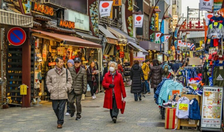 Japonya’da hükümet, Tokyo’dan taşınan ailelere, çocuk başına 1 milyon yen verecek