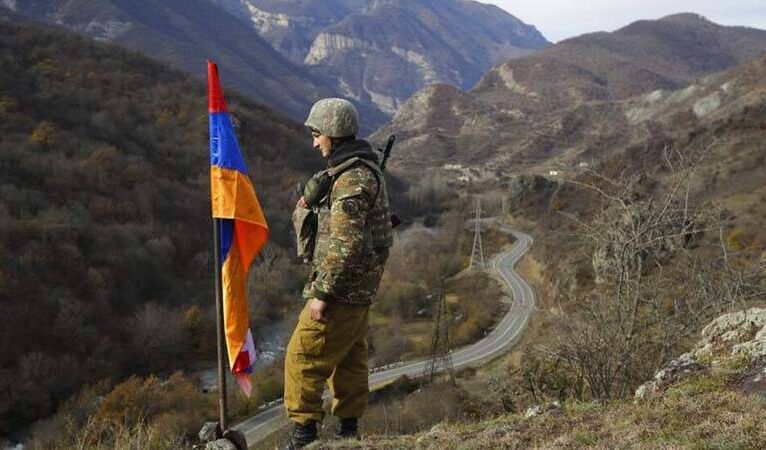 Ermenistan’da kadınlara gönüllü askerlik hazırlığı