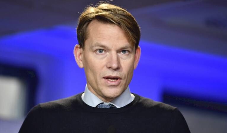 İsveç Başbakanı Kristersson’un danışmanı Nilsson, yasa dışı yılan balığı avladığının ortaya çıkması üzerine istifa etti