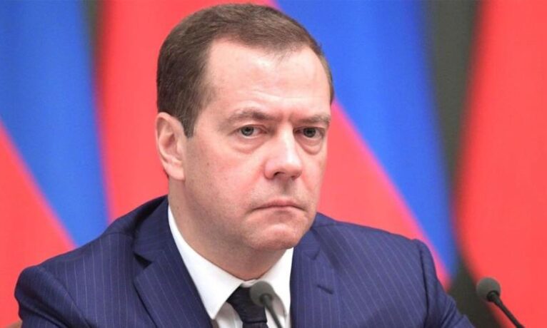 Medvedev: ABD’den bıkan ülkeler, NATO’ya karşı yeni bir askeri ittifak kurabilir