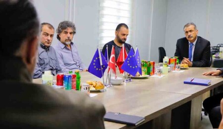 Uluçay Mağusa’da alt yapı çalışmalarını yürüten şirketi ziyaret etti