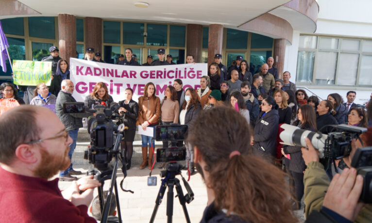Kadınlar, Ahmet Ünsal’ın vatandaşlığının iptali talebiyle İçişleri Bakanlığı’nda