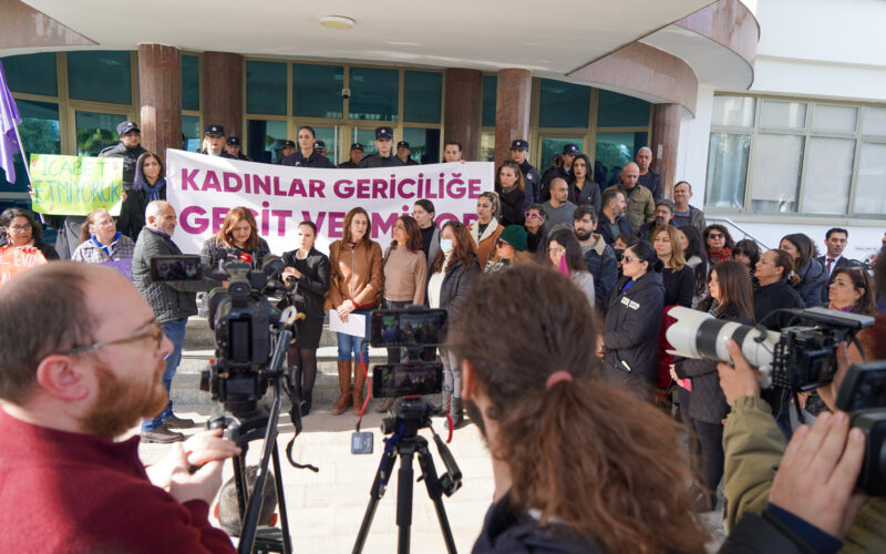 Kadınlar, Ahmet Ünsal’ın vatandaşlığının iptali talebiyle İçişleri Bakanlığı’nda