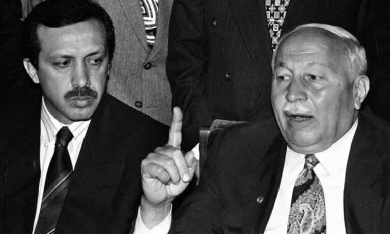 Türkiye gericiliğinin sembolü Necmettin Erbakan’ı nasıl bilirdik?