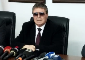 Ünal Üstel’den mesajlar: Nüfus 590 bin, erken seçim yok, parti disiplini sağlanacak