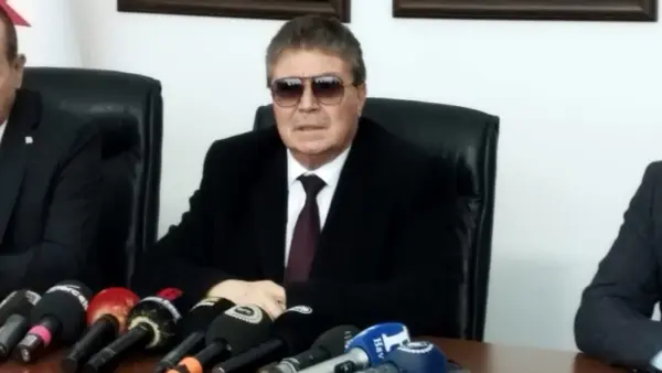 Ünal Üstel’den mesajlar: Nüfus 590 bin, erken seçim yok, parti disiplini sağlanacak