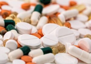 Kanada uyuşturucu üretip satmaları için ilaç şirketlerine izin verdi