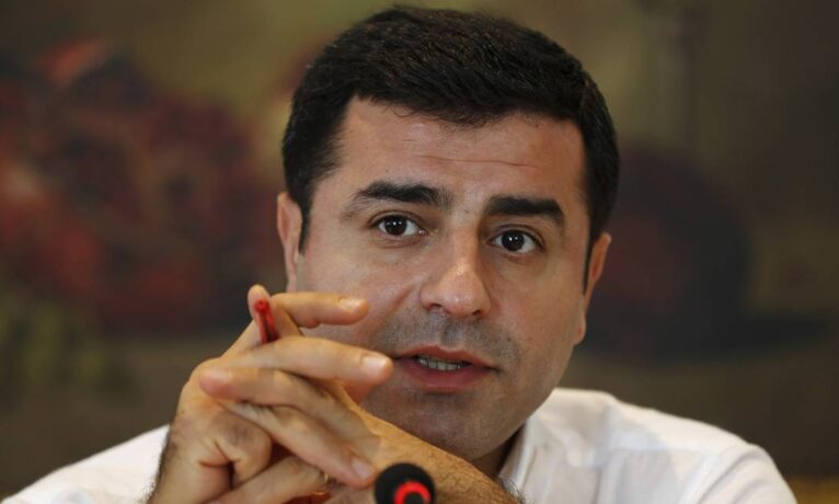 Selahattin Demirtaş: “Bir tür Taliban İttifakı oluştu, kadınların görebileceği son seçim olabilir”