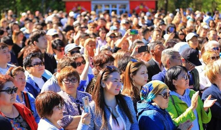 Kamuya açık alanda küfür edenlere para ya da hapis cezası