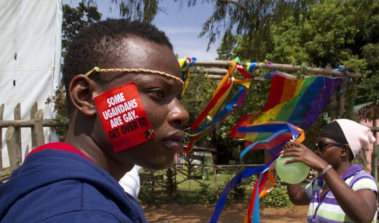 Uganda’da LGBT bireylere hapis öngören yasa meclisten geçti