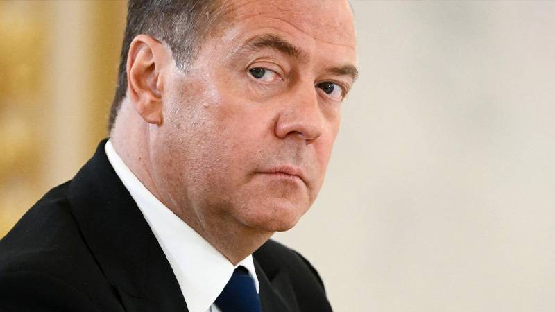 Medvedev: “Putin tutuklanırsa bunu savaş ilanı kabul ederiz”