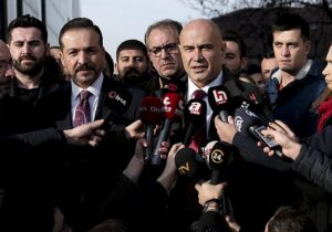 Turhan Çömez: “Meral Akşener masadan dirseklendi”
