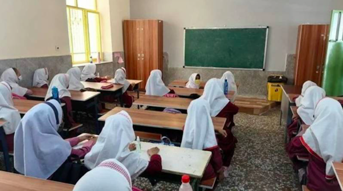 İran’da 5 kişi, kız öğrencilerin okuduğu okullara zehirli gaz attıkları gerekçesiyle gözaltına alındı