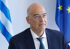 Yunanistan Dışişleri Bakanı: “Türkiye ve Yunanistan’daki trajik olaylar iki toplumu yakınlaştırdı”