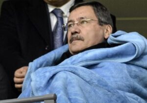 Melih Gökçek yine bilemedi: 8 Mart’ta Anneler Günü’nü kutladı