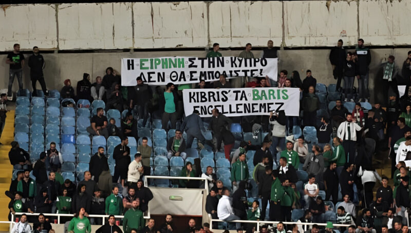 Kavel Alpaslan yazdı: “Bir pankartın arkasındaki kızıl tarih: Kıbrıs’tan ‘Omonia’”