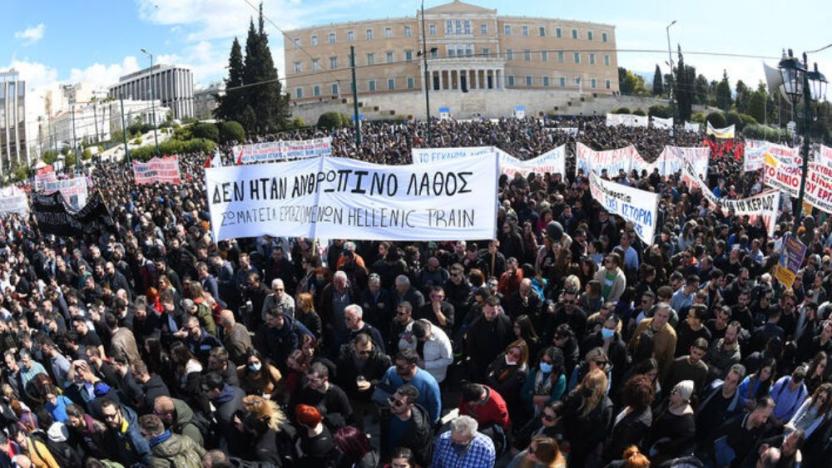 Yunanistan’daki tren faciası sonrası kamu emekçileri greve çıkıyor