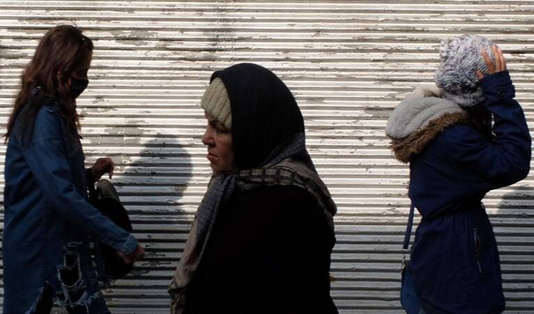 İran, kadınları kameralarla izleyecek