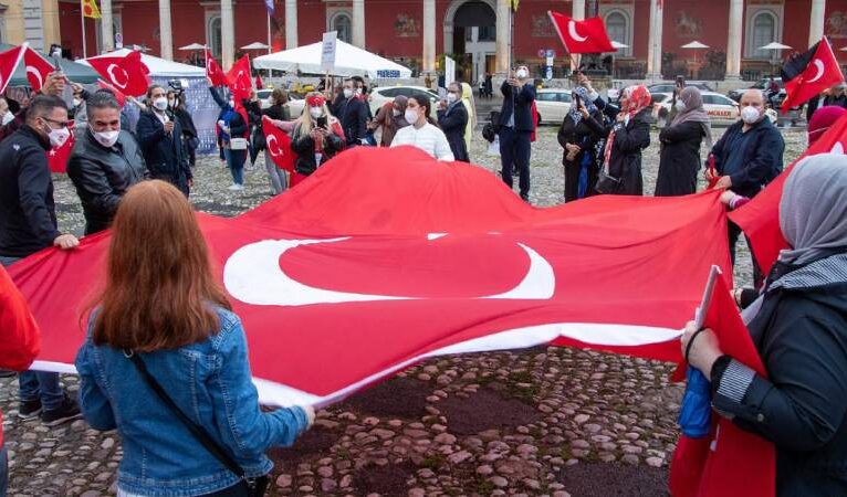 Almanya’da “AKP seçim etkinliği” alarmı