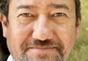 Gazeteci Serdar Akinan gözaltına alındı