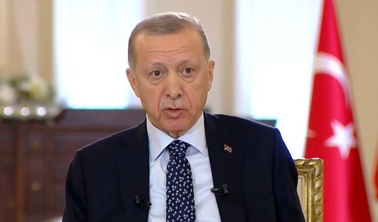 Erdoğan canlı yayında rahatsızlandı, ara verilen program erken bitirildi