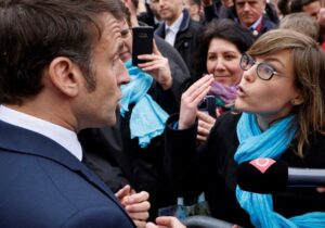 Fransa Cumhurbaşkanı Macron, emeklilik reformu sonrası ilk gezisinde yuhalandı