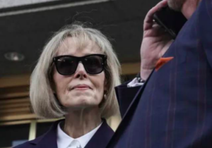Köşe yazarı E Jean Carroll, New York mahkemesinde ifade verdi: “Donald Trump bana tecavüz etti”
