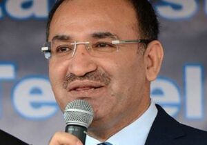 Bozdağ: Ya şampanya patlatıp kutlayanlar ya da alnını şükür için secdeye koyup…