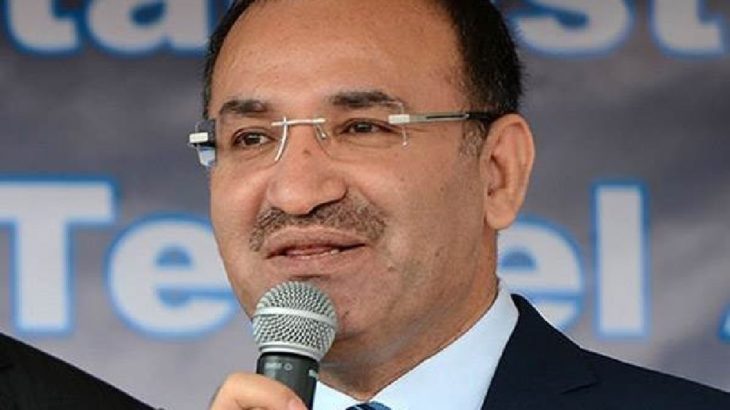 Bozdağ: Ya şampanya patlatıp kutlayanlar ya da alnını şükür için secdeye koyup…