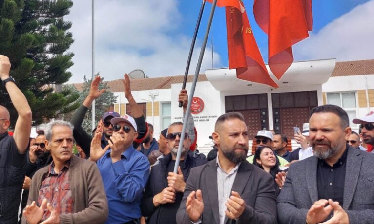 Kamu İhale (Değişiklik) Yasa Tasarısı nedeniyle sendikalar grevde