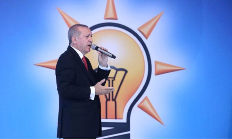 AKP’nin seçim sloganları belli oldu: ‘Türkiye Yüzyılı için doğru zaman doğru adam’
