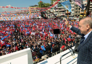 Erdoğan: “Siz bu LGBT’cilere bakmayın”