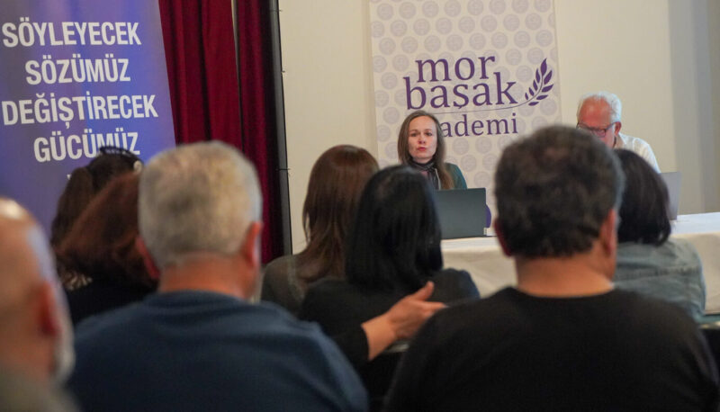 “Popülizm ve Otokrasi Kıskacında Siyaset” başlıklı seminer düzenlendi
