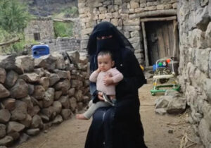 Yemen: Doğum için dağlarda, deve sırtında yedi saat yol giden kadınlar