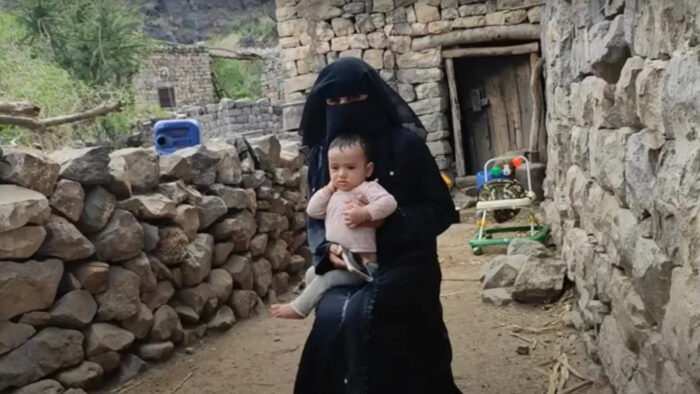 Yemen: Doğum için dağlarda, deve sırtında yedi saat yol giden kadınlar