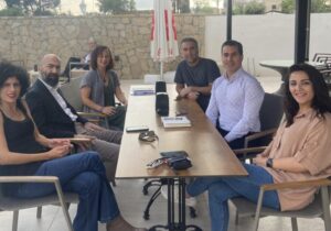 Kimliksizler Derneği ile Unite Cyprus Now aktivistleri bir araya geldi