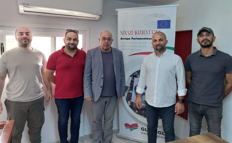 Abdullah Korkmazhan AP üyesi Niyazi Kızılyürek ile bir araya geldi