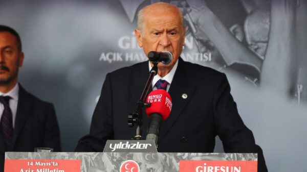 Bahçeli, “Hedef Türk milletidir” diyerek CHP’ye ve diğer muhalefet partilerine çağrı yaptı