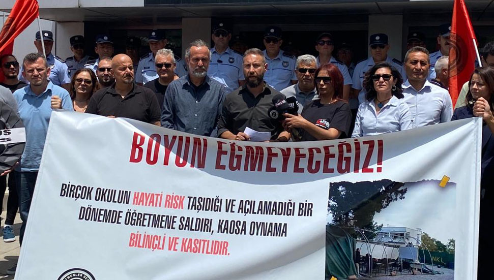 Bakan Çavuşoğlu geri adım atmadı, bardak taştı: ÖĞRETMENLER GREVDE, SINAVLAR İPTAL