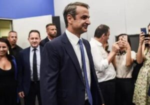 Yunanistan’da seçimi Yeni Demokrasi önde bitirdi, tek başına hükümet kuracak oya ulaşamadı