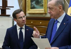 Stoltenberg: “İsveç ve Türkiye NATO zirvesi öncesi bir araya gelecek”