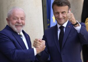 Macron: “Dünya Bankası ve IMF’de reform konusunda tam görüş birliği var”